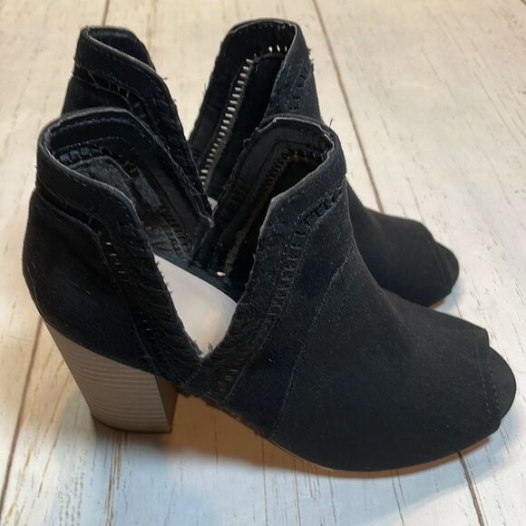 Fergalicious women’s black micro suede slip on booties/boots size 6 - Picture 2 of 12